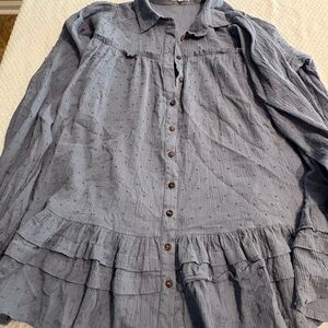 Easel Gray Textured Blouse